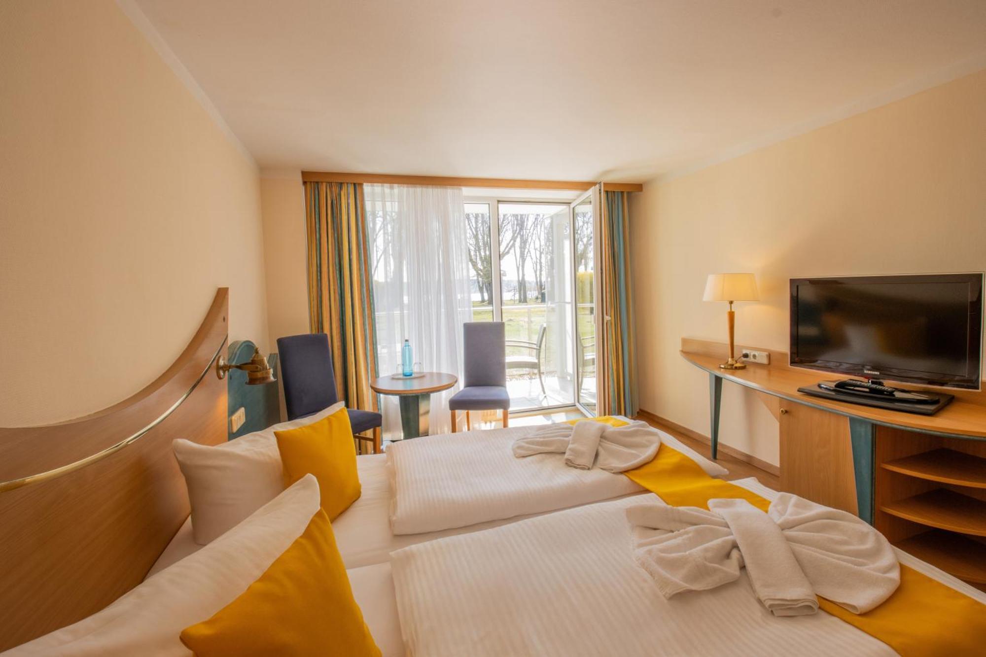 Seehotel Bollmannsruh Päwesin Exteriér fotografie